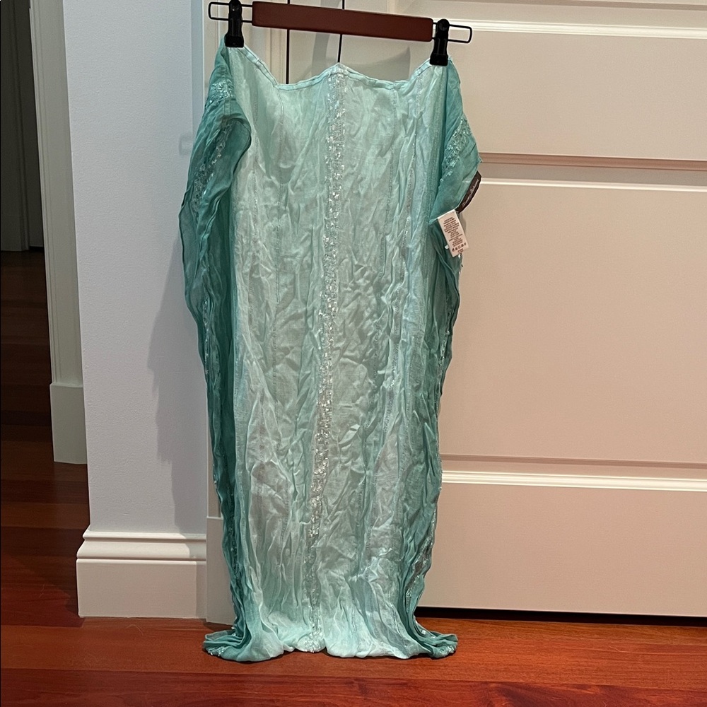 EUC Tommy Bahama Infinity Scarf in Ombré Turquoise with Silver Thread - Picture 8 of 8